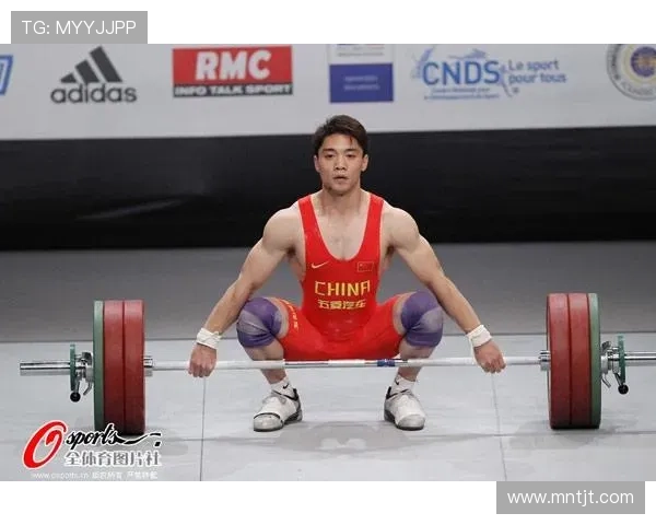 武术队摘两金一银 19岁王瓅苓初战东运捎金喜